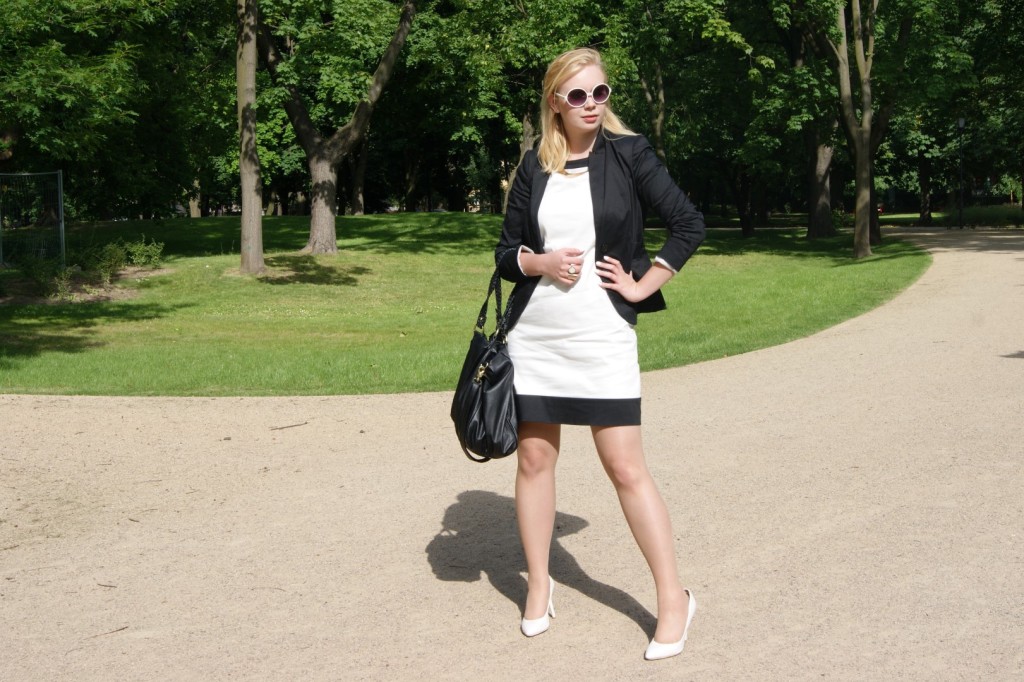 bw-outfit-contrast-blogger
