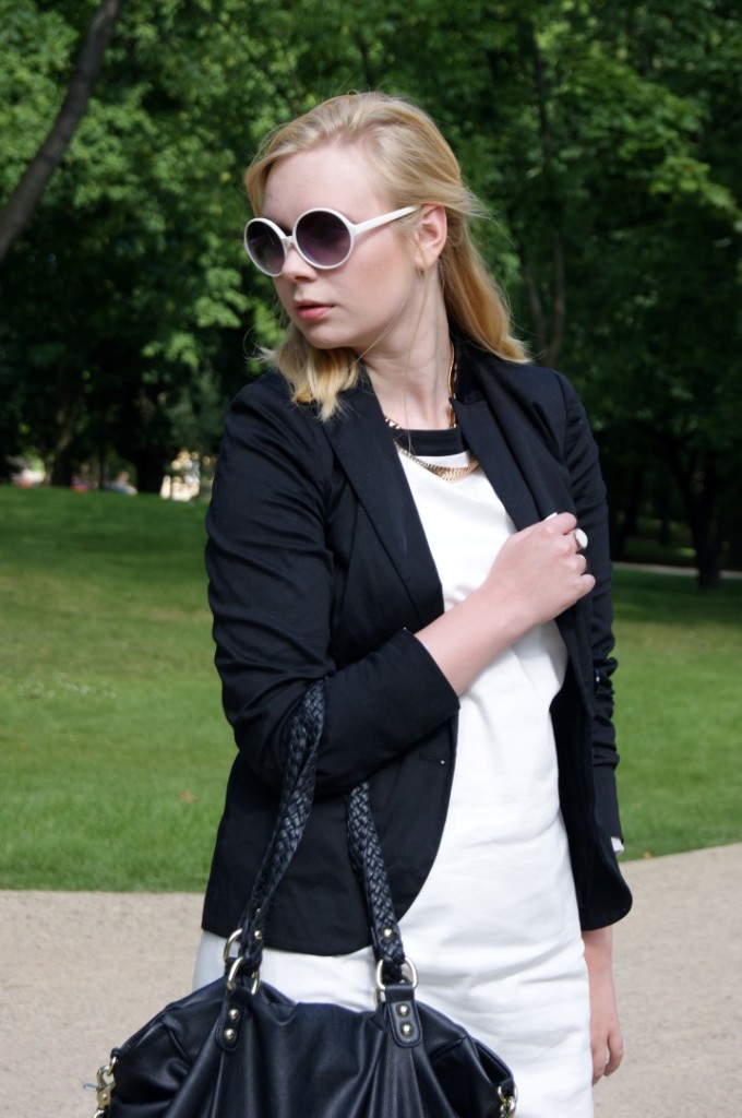 bw-outfit-contrast-blogger
